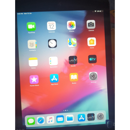 Apple i pad air [Refurbished] With Cover