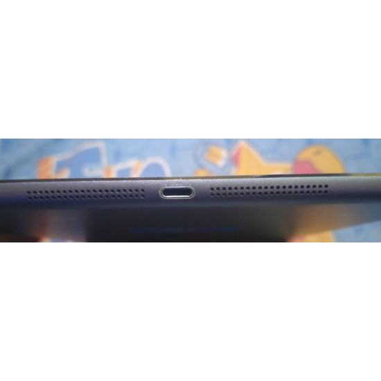 Apple i pad air [Refurbished] With Cover