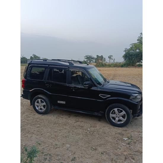 Mahindra Scorpio S 11 2.2 L mHawk diesel engine Mahindra Scorpio S 11 2.2 L mHawk diesel engine