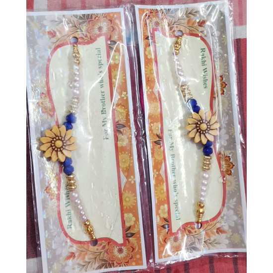 Traditional Rakhi with an attractive design and comfortable thread, perfect for celebrating the special bond of love between brothers and sisters. Traditional Rakhi with an attractive design and comfortable thread, perfect for celebrating the special bond of love between brothers and sisters.